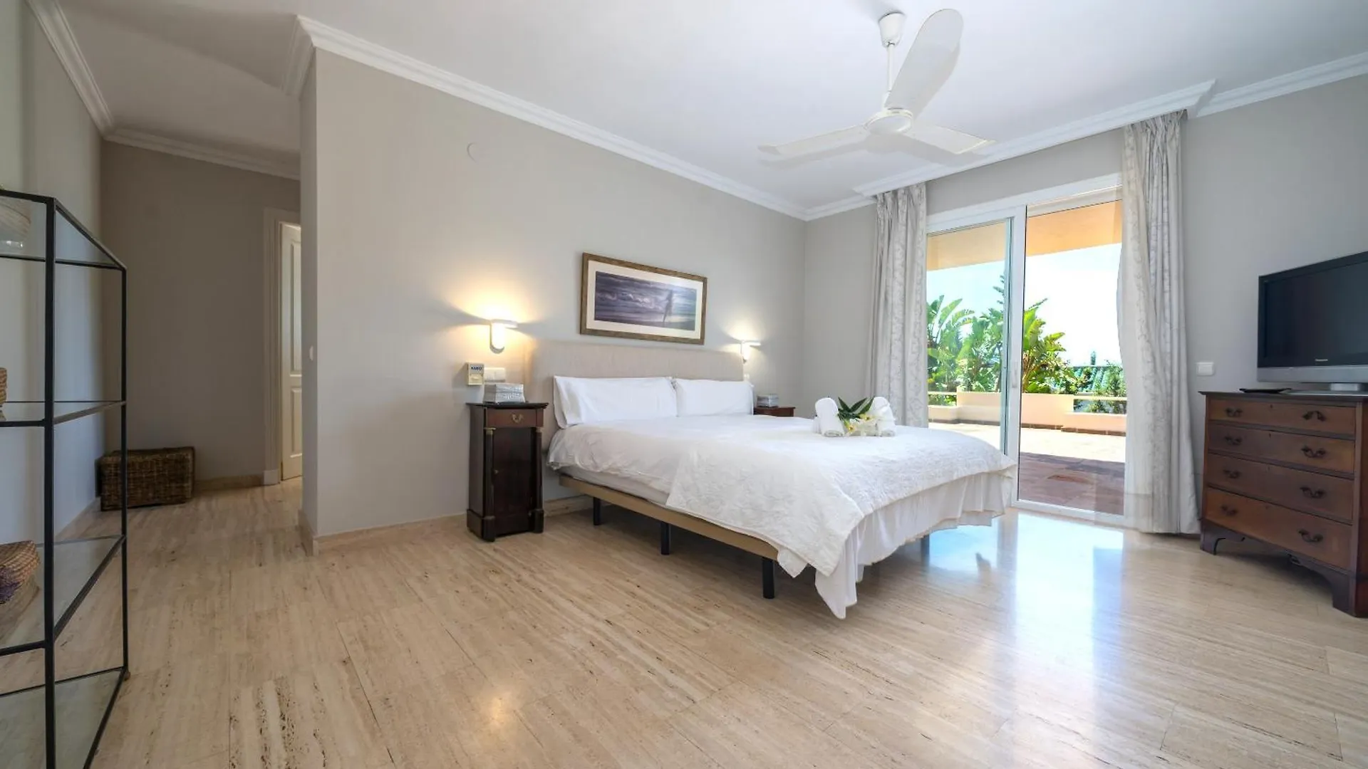 Xpce Artola Playa - Villa De Lujo Con Pista De Padel Privada Y Piscina Marbella