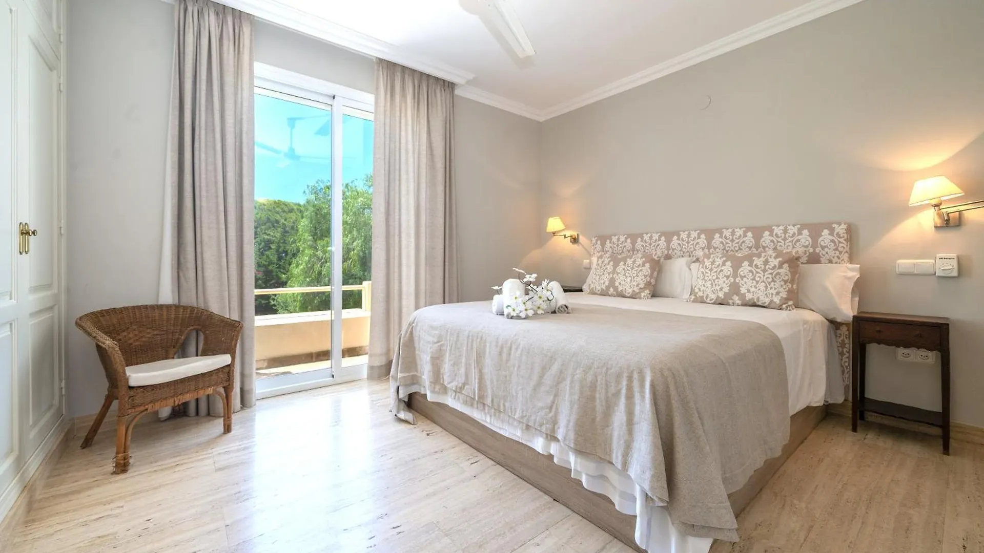 Xpce Artola Playa - Villa De Lujo Con Pista De Padel Privada Y Piscina Marbella 0*,  Espanha